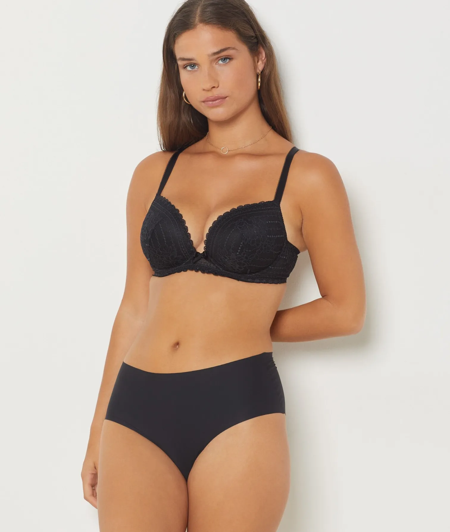 Etam Bra No. 5 - The Lightly Lined Plunge Bra BLACK Discount