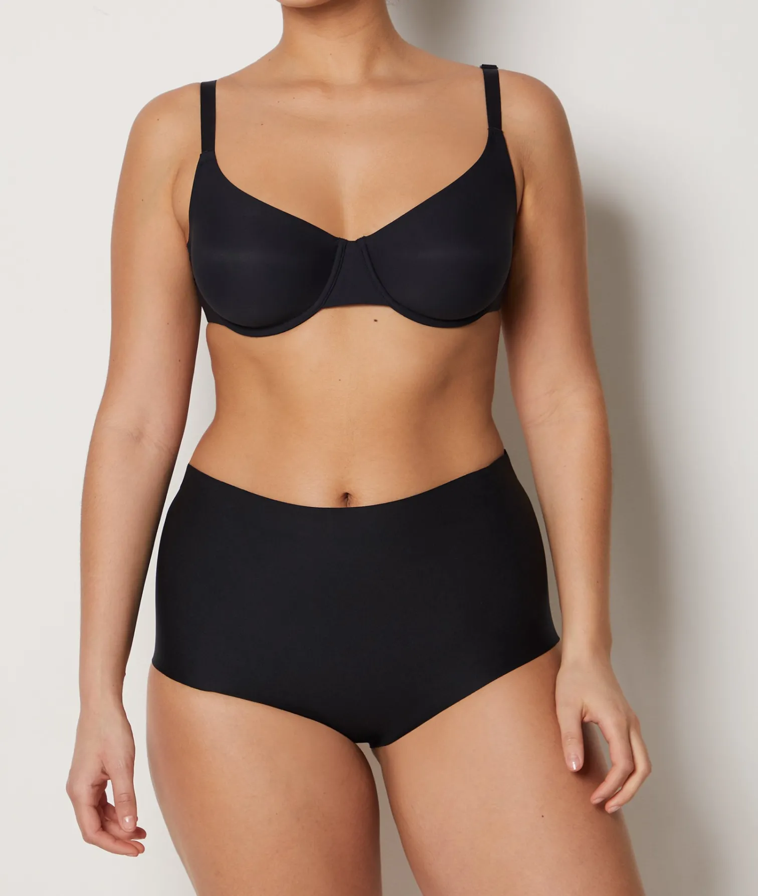 Etam Culotte taille haute spécial dos nu plongeant - maintien fort NOIR Online