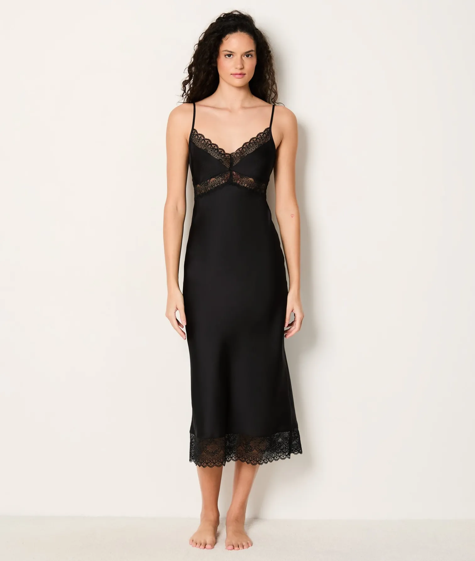 Etam Long Satin Nightdress With Lace Details NOIR Best Sale