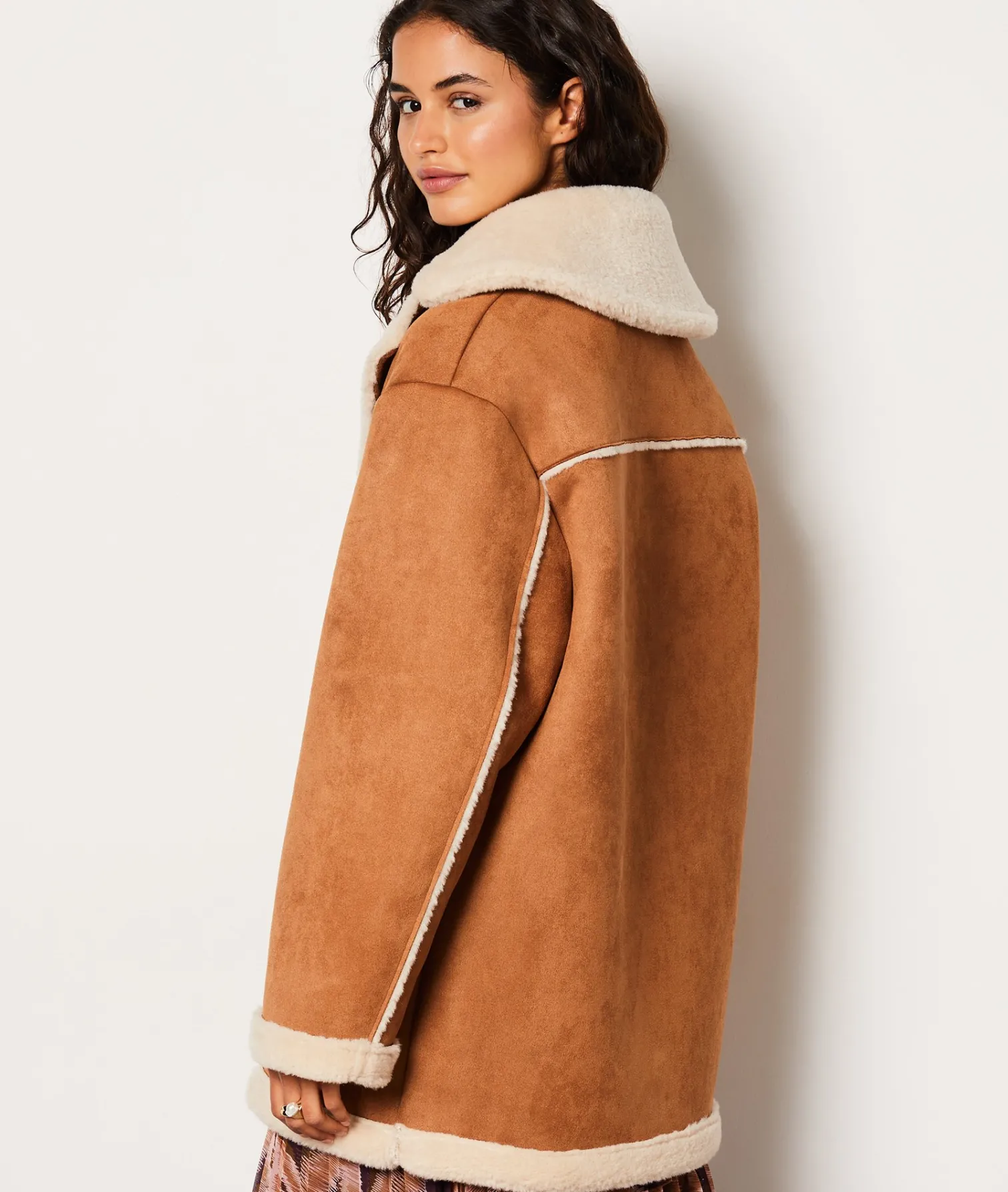 Etam Manteau court avec de la fausse fourrure CHOCOLAT Hot