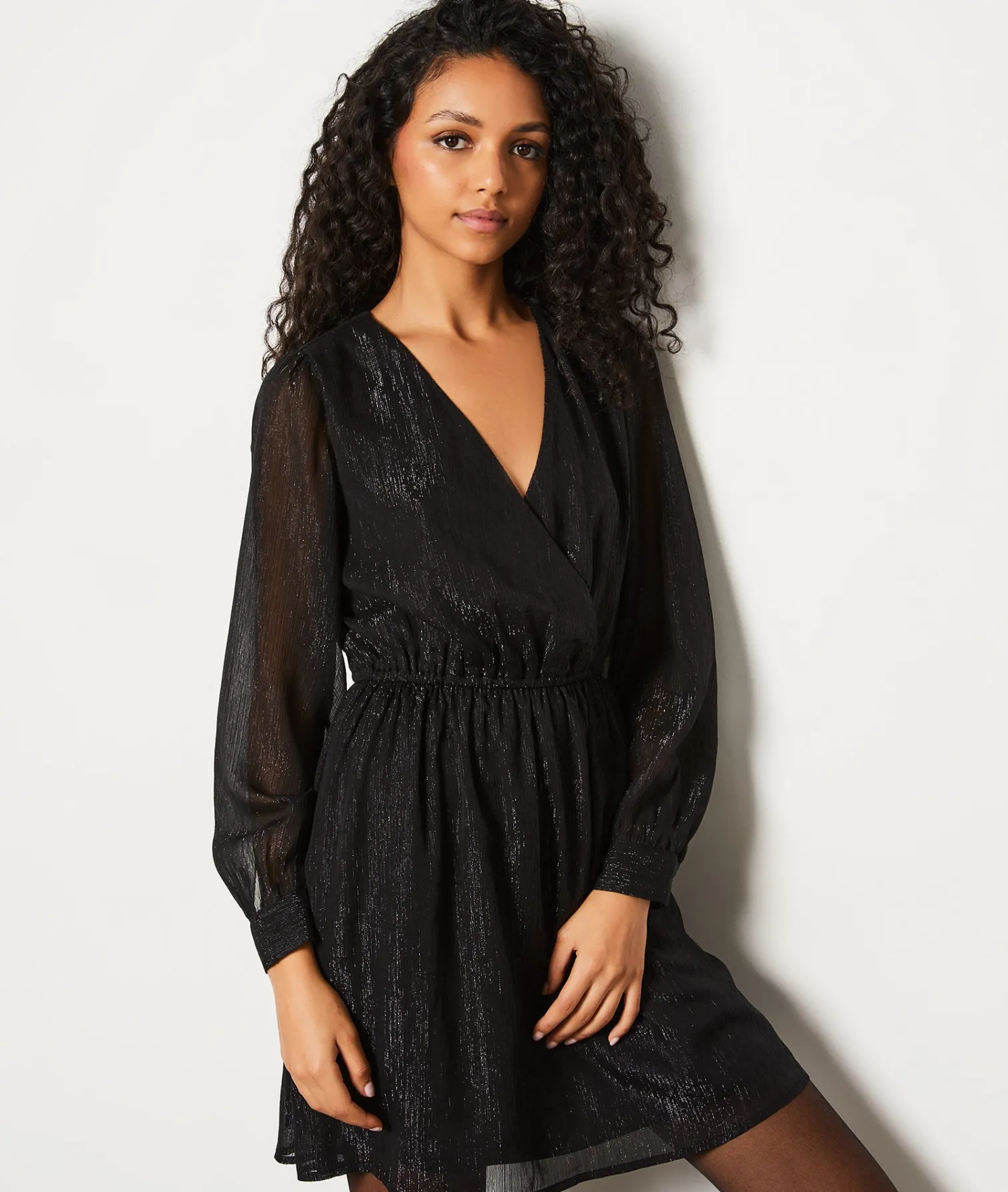 Etam Robe courte col V à paillettes NOIR Sale