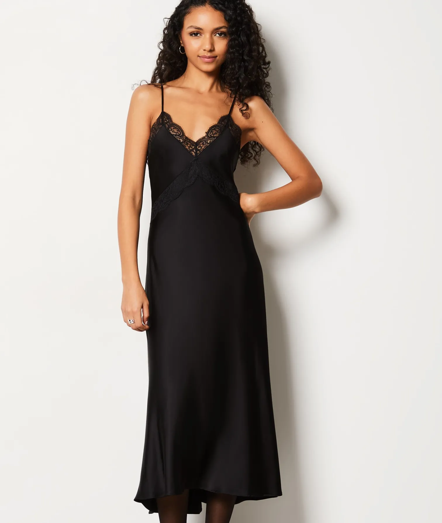 Etam Robe longue en satin décolleté en dentelle NOIR Cheap