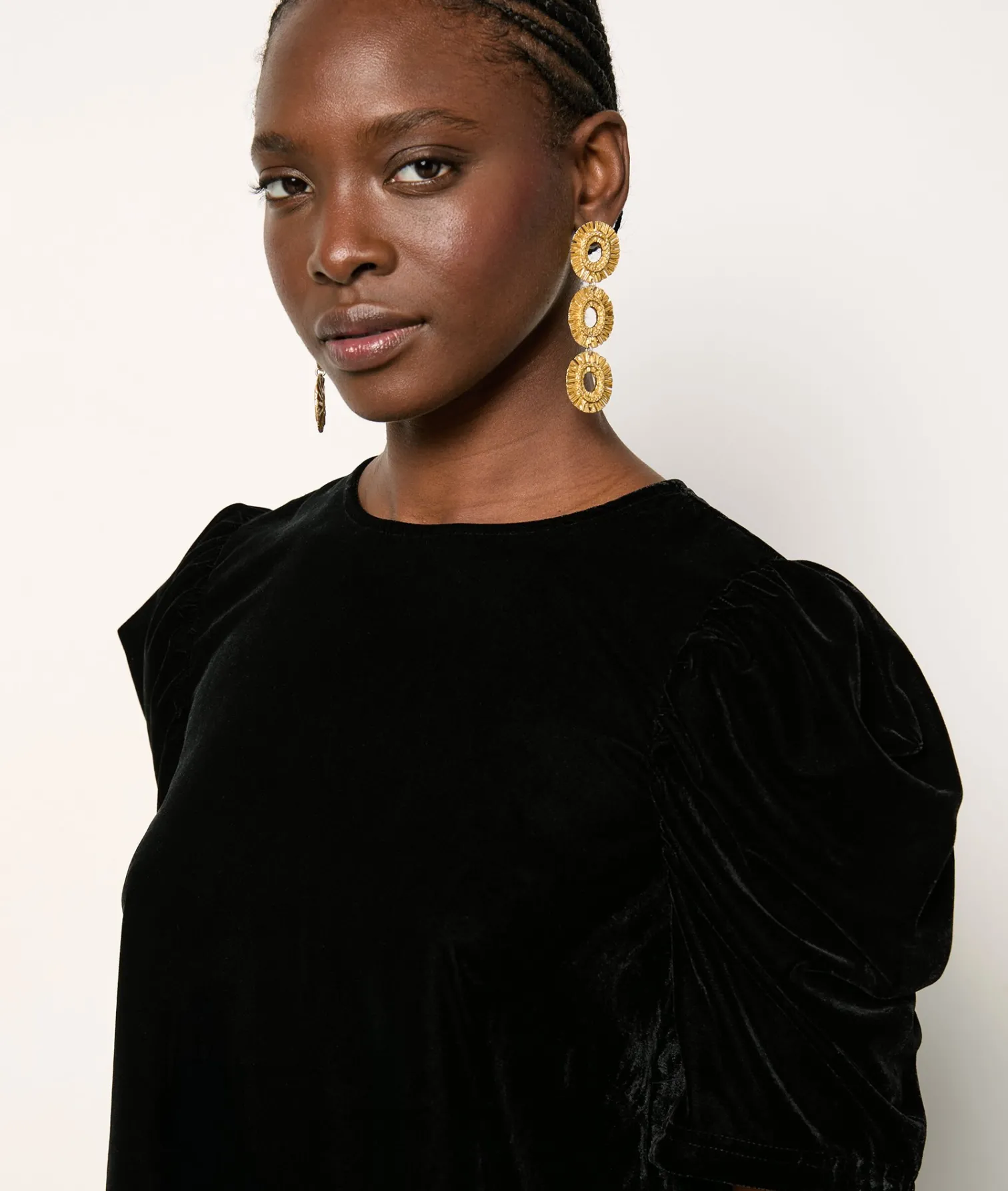 Etam Robe manches ballons en velours NOIR Flash Sale