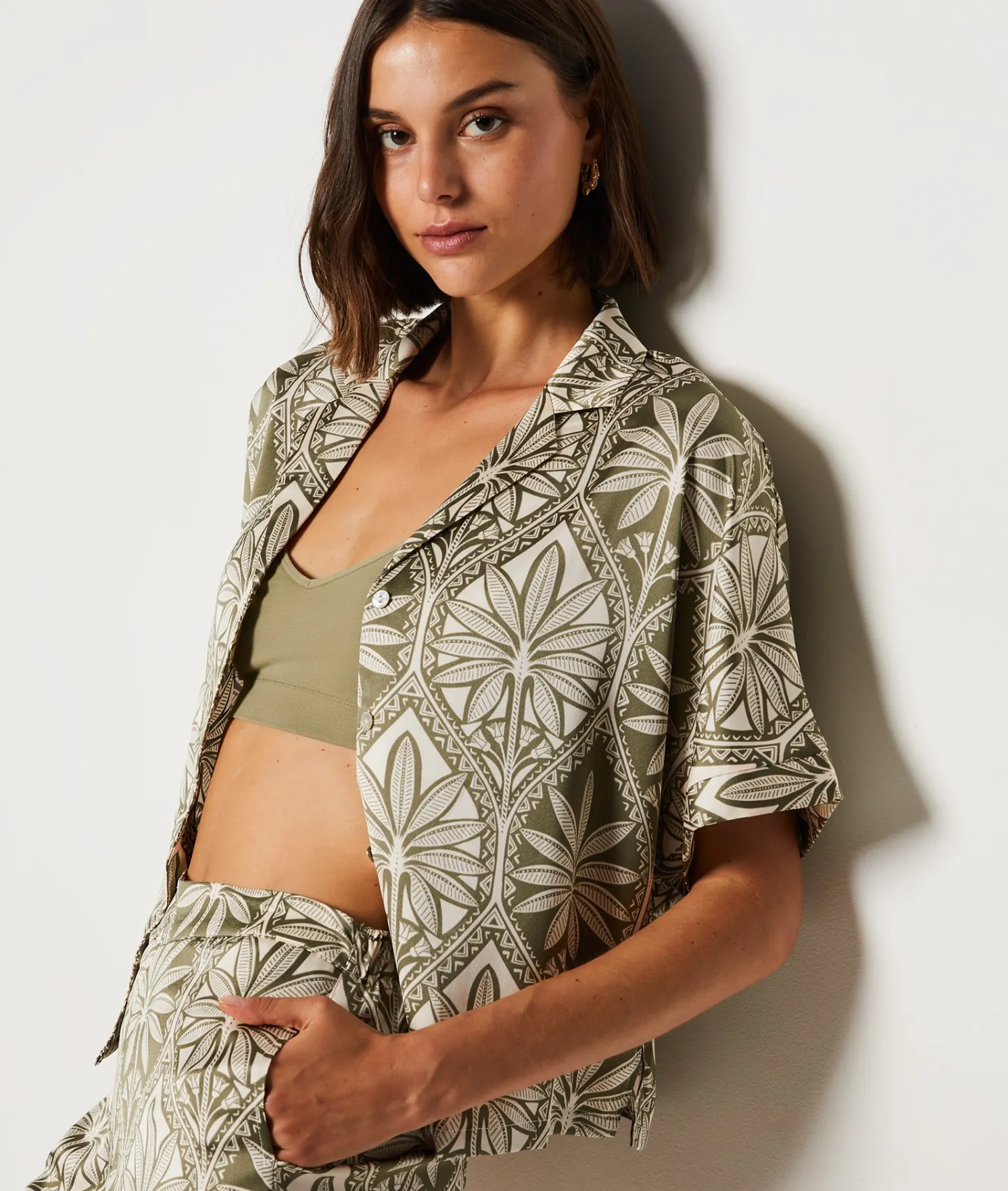 Etam Short-sleeved Satin Pyjama Shirt GREENBACKGROUNDPRINT Best Sale