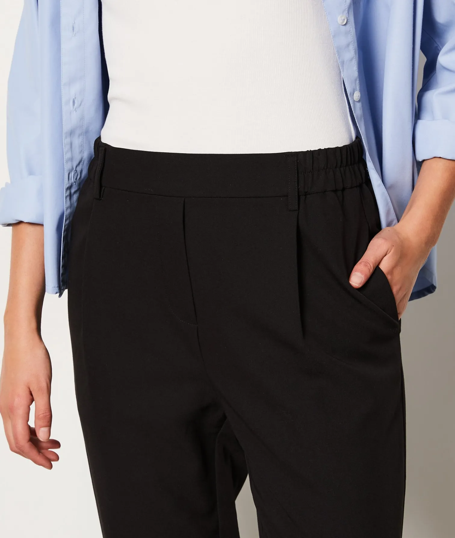 Etam Trousers with a cigarette cut BLACK Shop